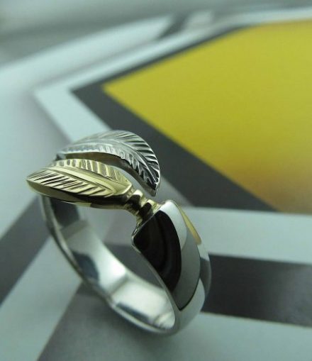 Anillo Plumas Dorada y Plateada