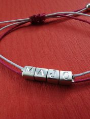 PulseraNombre Cubos (1)