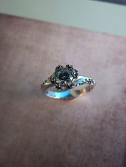 Anillo-Flor-Aro-Entorchado-Piedras (2)