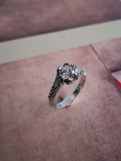 Anillo-Flor-Aro-Entorchado-Piedras (6)