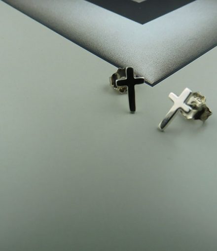 Aretes Cruz Sencilla