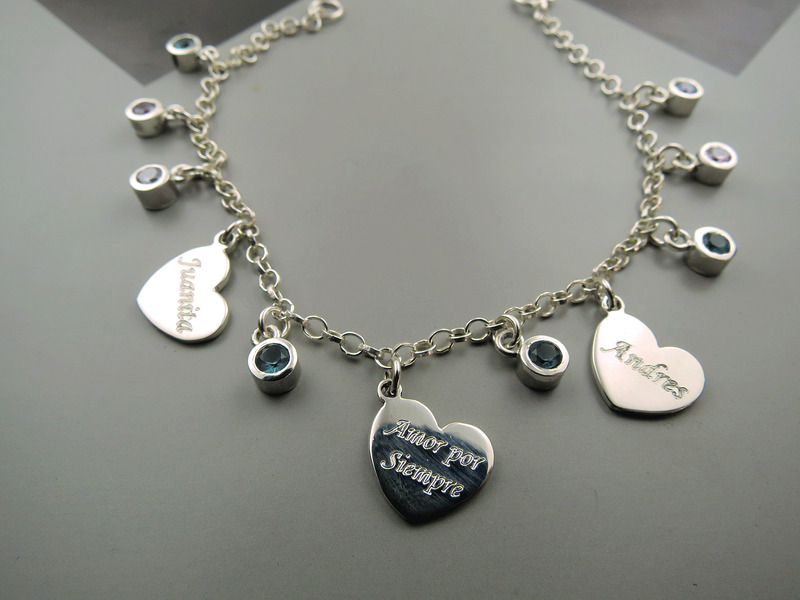 Pulsera Corazones con Zircones