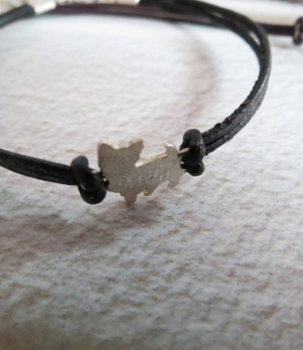 Pulsera Mascota con Hilo de Cuero