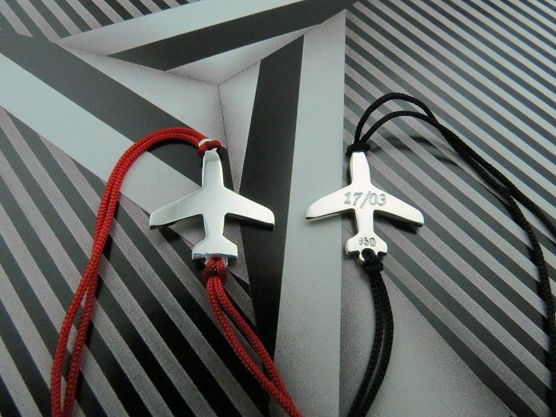 Pulseras Avión Plano