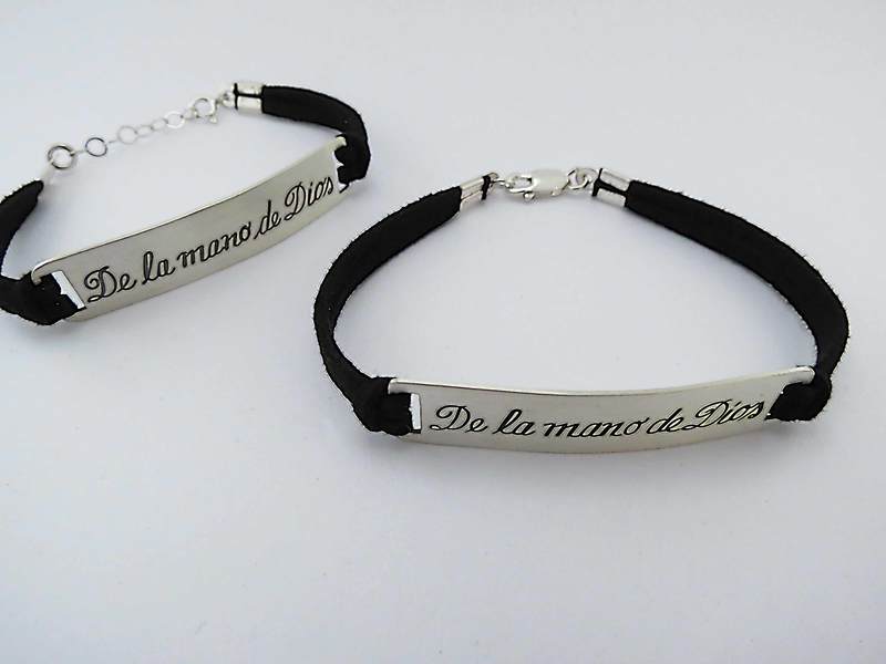 Pulseras Grabadas a Mano