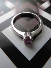 Anillo compromiso solitario sencillo3