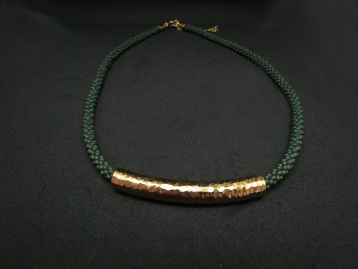 Collar Cuvo Incrustado Miyuki Verde Oscuro