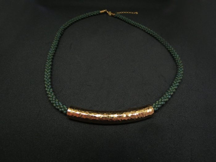 Collar Cuvo Incrustado Miyuki Verde Oscuro - Imagen 3