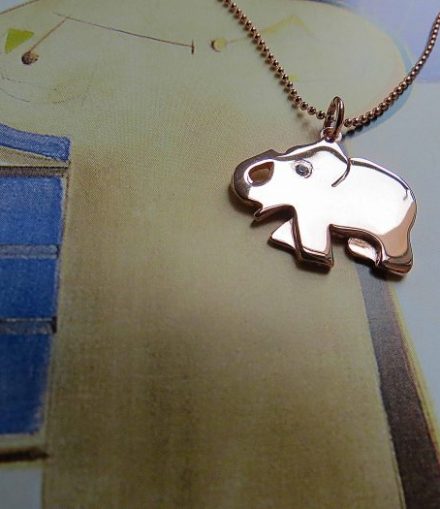 Dije Elefante con Zircón