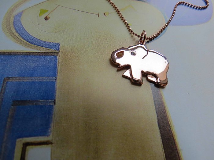 Dije Elefante con Zircón