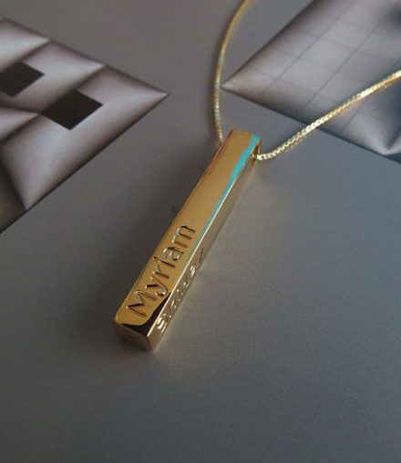 Dije Placa 3D Perforada