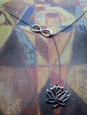 Infinito-con-Flor-de-Loto-Colgante (3)