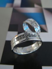 Argollas Cruz Zircones (2)