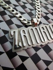 Dije nombre personalizado relieve (2) Dije nombre personalizado relieve (2)