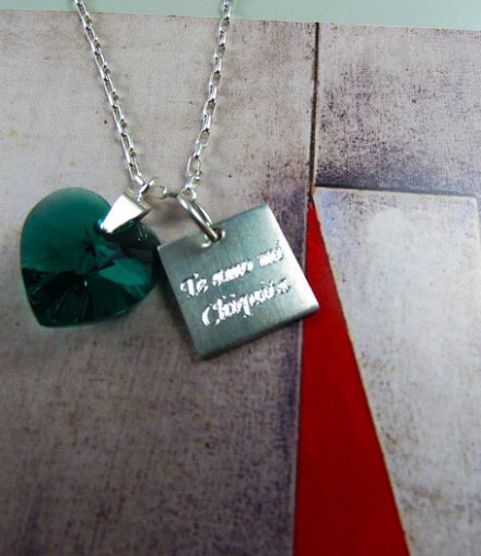 Dije Corazón Swarovski Con Placa Grande