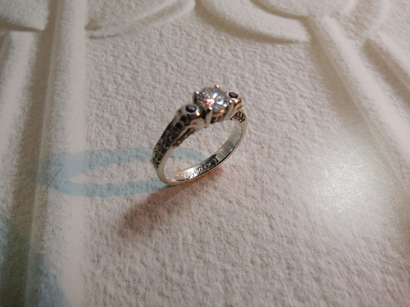 Anillo de Compromiso Con Calaveras - Imagen 2