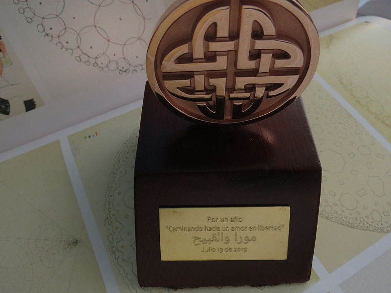 Trofeo Pisapapeles En Bronce - Imagen 4