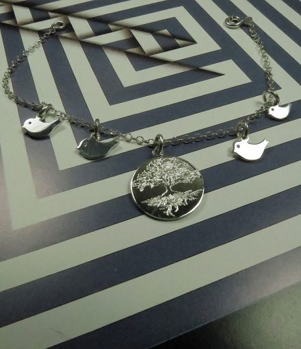 Collar Árbol De La Vida Grabado Con Pájaros