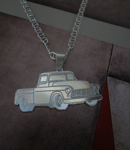 Dije Figura Silueta Grabada (camioneta)