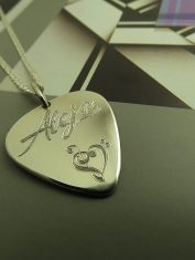 Dije Pick Grabado (1)