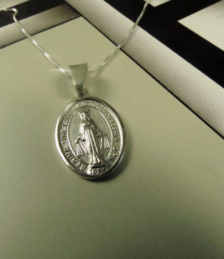 Dije Virgen Milagrosa
