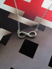 Dije infinito con zircones (3)