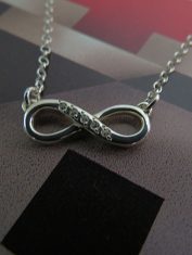 Dije infinito con zircones (6)