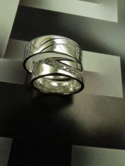 Argollas canal curvo zircones (2)