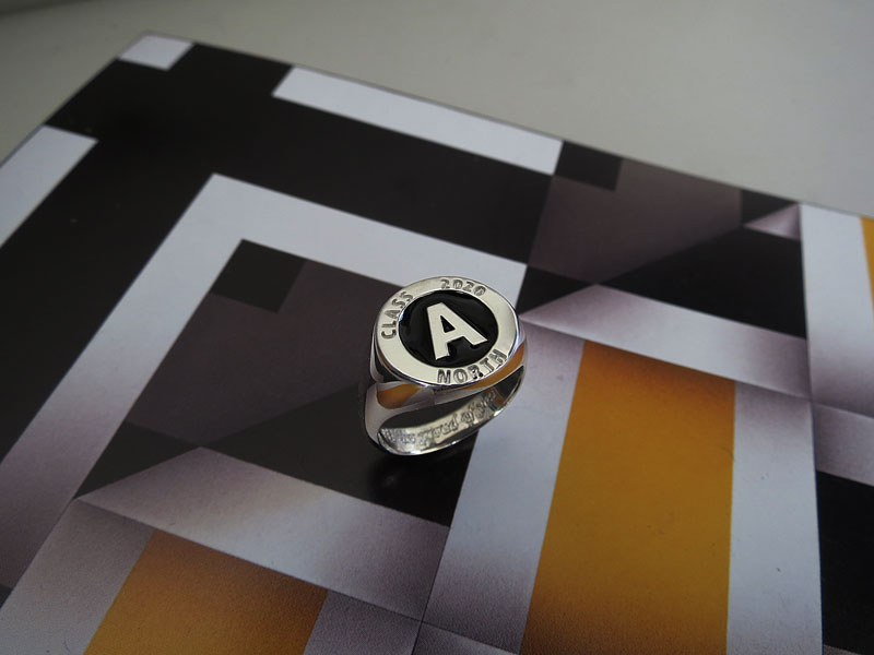 Anillo Letra y Grabado con Resina - Imagen 3