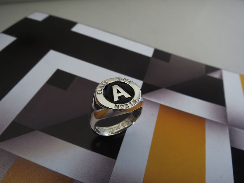 Anillo Letra y Grabado con Resina - Imagen 4