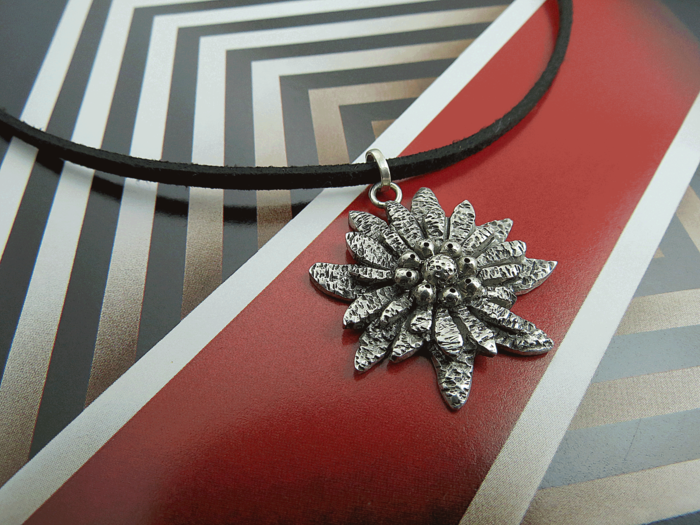 Dije Flor Edelweiss - Imagen 3