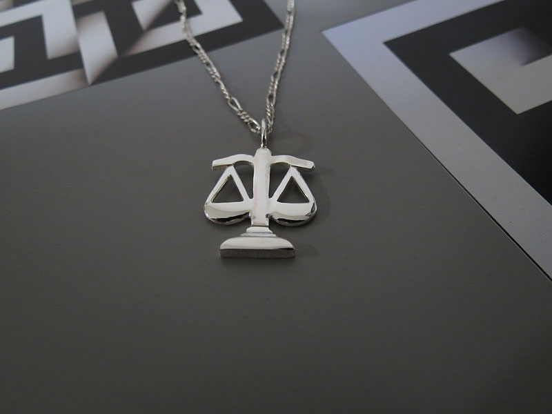 Dije Símbolo Justicia - Imagen 5