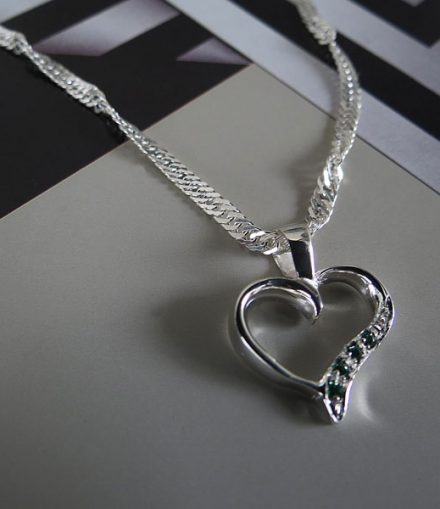 Pulsera Corazón Colgante con Piedras