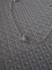Pulsera-pequeña-mariposa-CONLOGO (6)