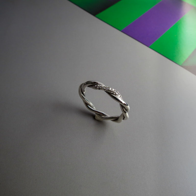 Anillo entorchado zircones Plata - Imagen 2