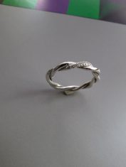 APL029- Anillo entorchado zircones Plata(2) APL029- Anillo entorchado zircones Plata(2)