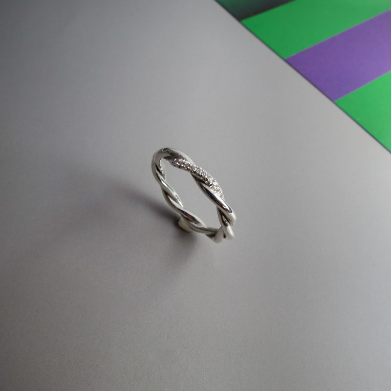 Anillo entorchado zircones Plata - Imagen 4